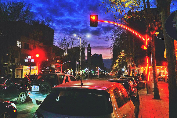 Semafori e attese – Tirana Traffic Lights and Waiting – Tirana